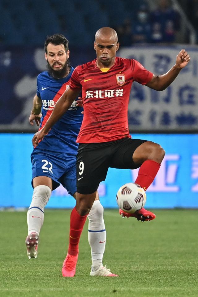 leyu.com-亚泰大杀器横扫上海滩 连续4场破门冲击金靴